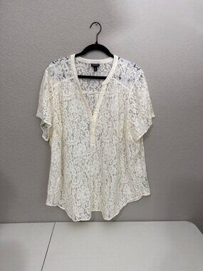 Torrid Blouse Lace Ivory Top Size 3 Short Sleeves V-Neck